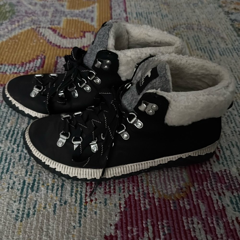 Sorel Out N About Conquest Boots 7.5